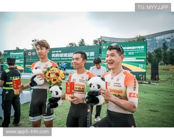 沿黄公路赛国际组詹森·克里斯托夫总成绩第一,桓盛队统治 沿黄公路赛国际组詹森·克里斯托夫总成绩第一,桓盛队统治